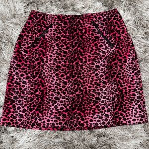 Betsey Johnson, vintage, hot pink leopard velour skirt. Women’s size small.💕